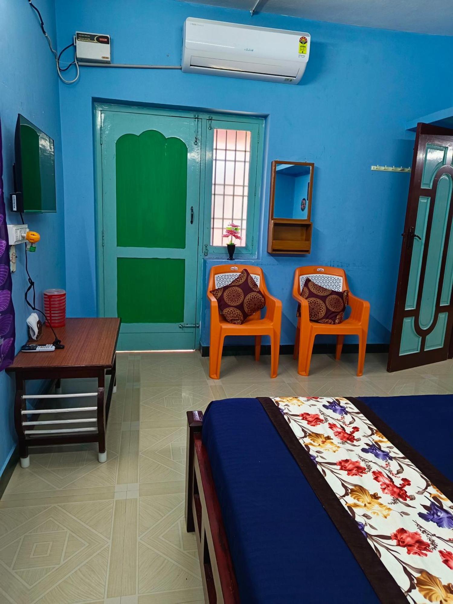 Blue Waves Homestay Puducherry Exterior foto